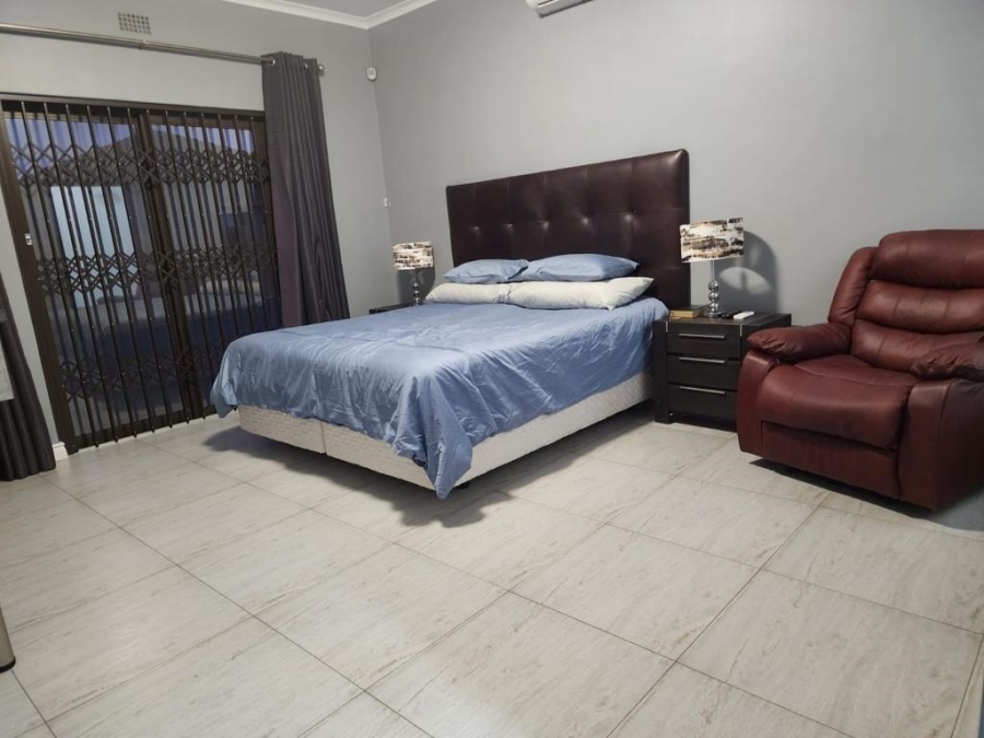 4 Bedroom Property for Sale in Jakarandas Western Cape